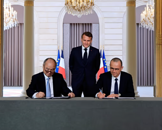 Macron njofton 93 miliardë euro investime të huaja, rekord historik për Francën