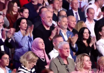 PS feston 35-vjetorin e themelimit, socialistët mblidhen në Pallatin e Kongreseve