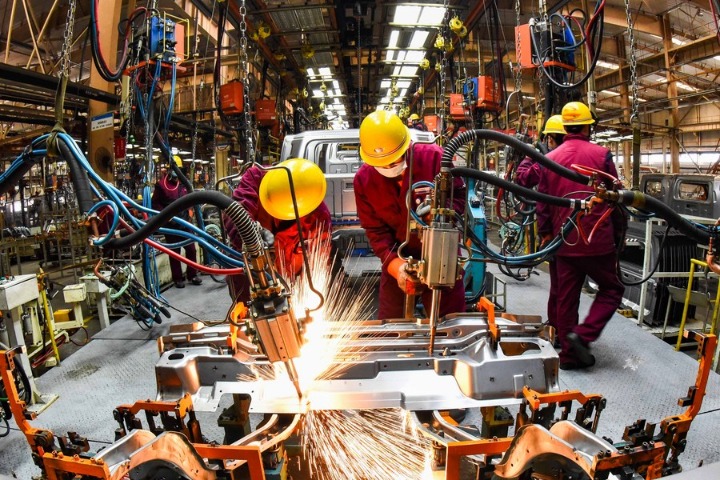 strategjia-industriale-synon-te-kaloje-vendin-nga-fasoni-te-perpunimi-i-lendeve-kritike