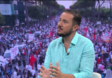 Salianji-Berishës: Jep dorëheqjen nëse je me protestuesit, je paterica që po mban Ramën në pushtet