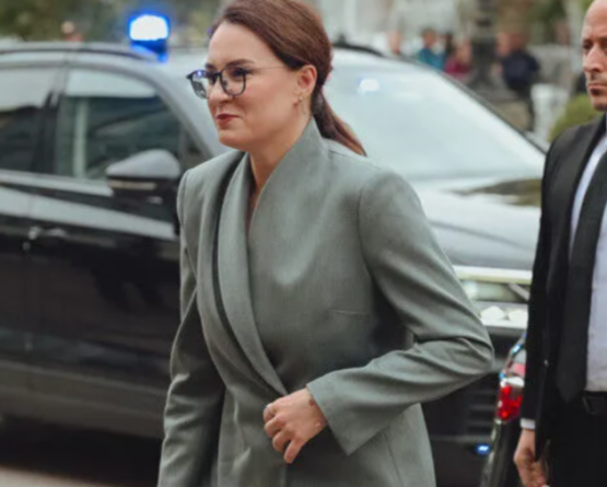 Parlamenti i Ukrainës shkarkon kryeministren, i hap rrugën riformatimit të planifikuar të qeverisë